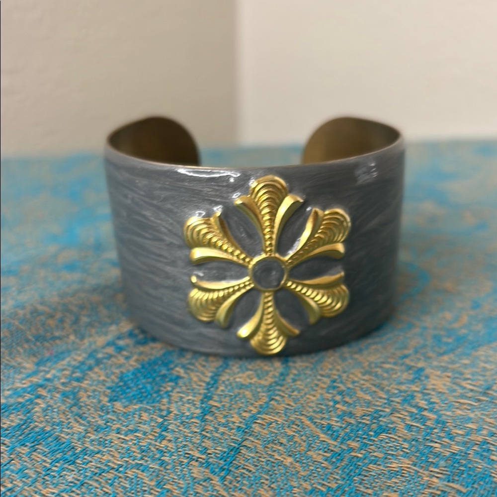 WIMBERLY Enamel Wide Cuff Bracelet Gray with Gold Flower Beautiful!